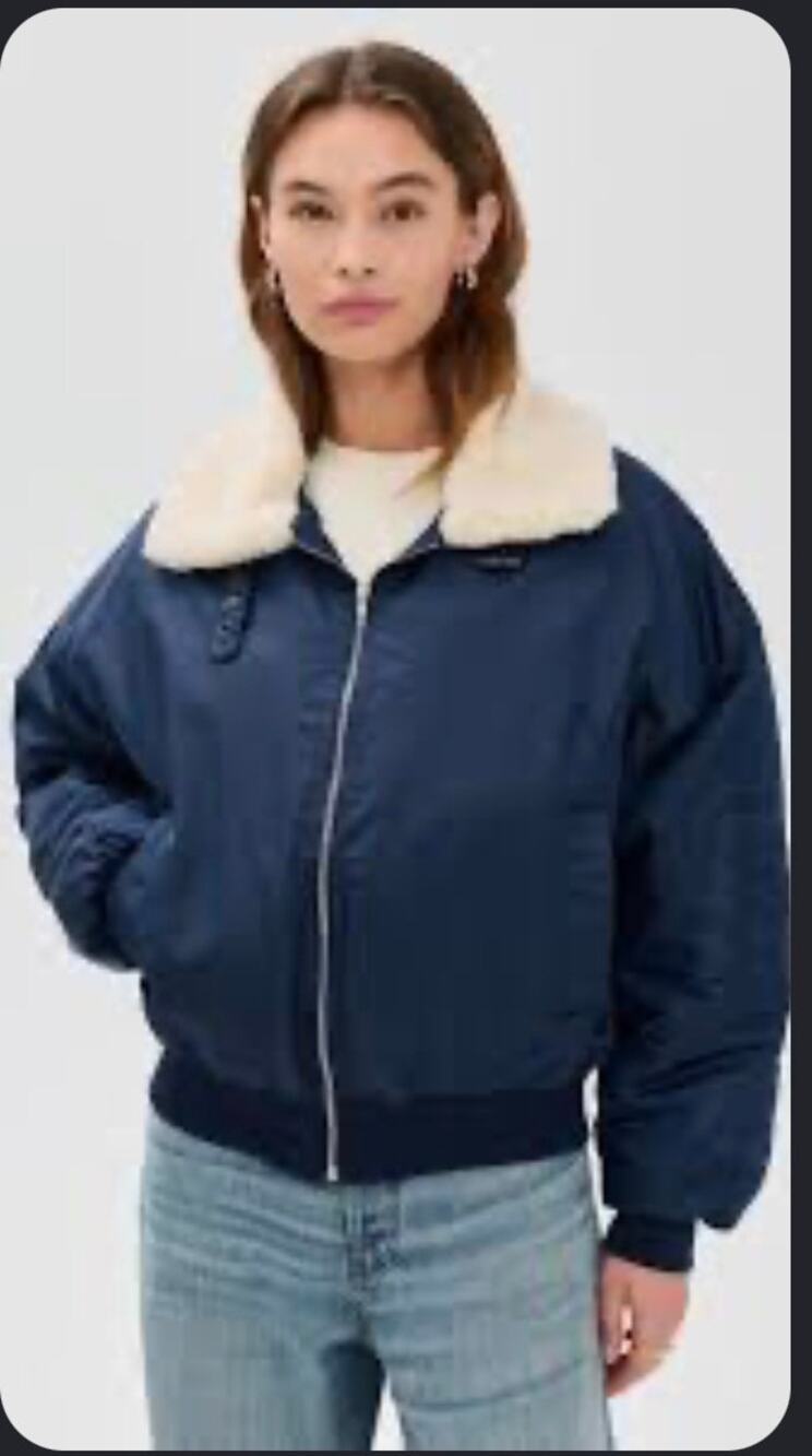 Carla Navy Puffer Jacket by Lioness - M